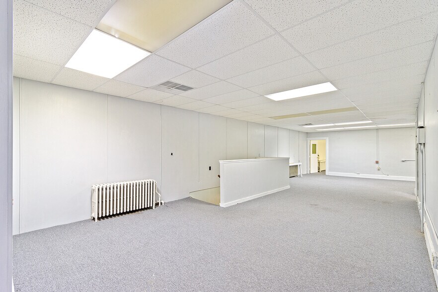 More Photos Of 307-309 Dewitt St, Portage Restaurant For Sale