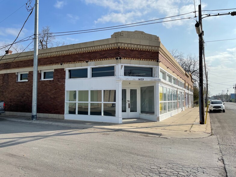 Primary Photo Of 1429 N Austin St, Seguin Storefront For Lease