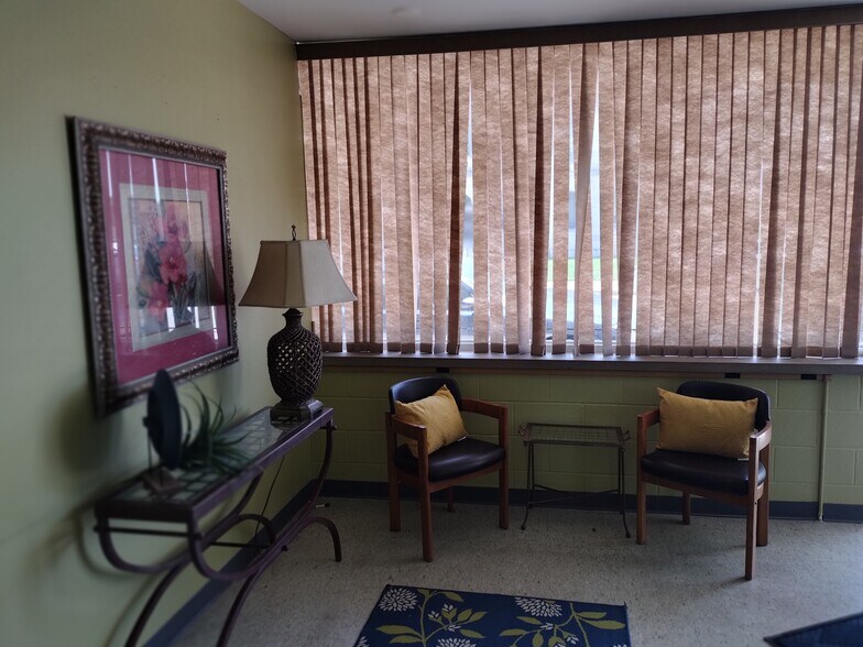 More Photos Of 15-17 S Oak St, Union Medical For Sale