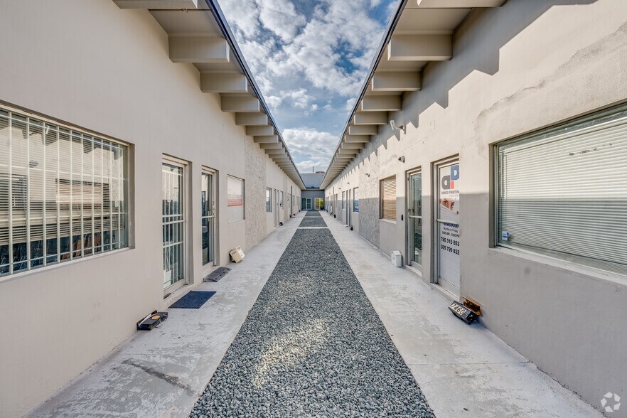 More Photos Of 7440-7458 NW 8th St, Miami Unknown For Lease