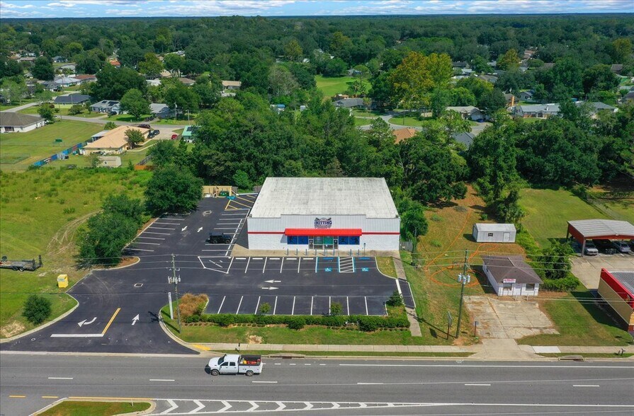 More Photos Of 2401 SE 58th Ave, Ocala General Retail For Sale