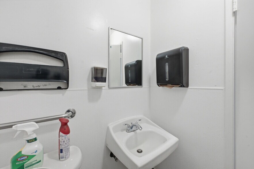 More Photos Of 746 N Mountain Ave, Ontario Freestanding For Lease