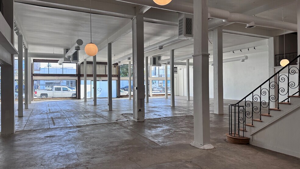 More Photos Of 619 N Western Ave, Los Angeles Storefront For Lease