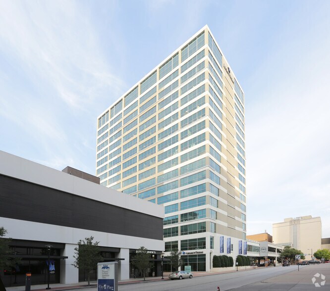 More Photos Of 100 Throckmorton St, Fort Worth Office For Lease