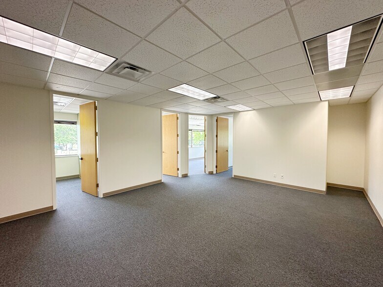 More Photos Of 2004 Fox Dr, Champaign Medical For Sale