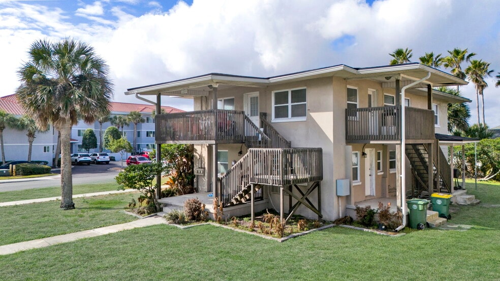 More Photos Of 205 11th Ave N, Jacksonville Beach Multifamily For Sale