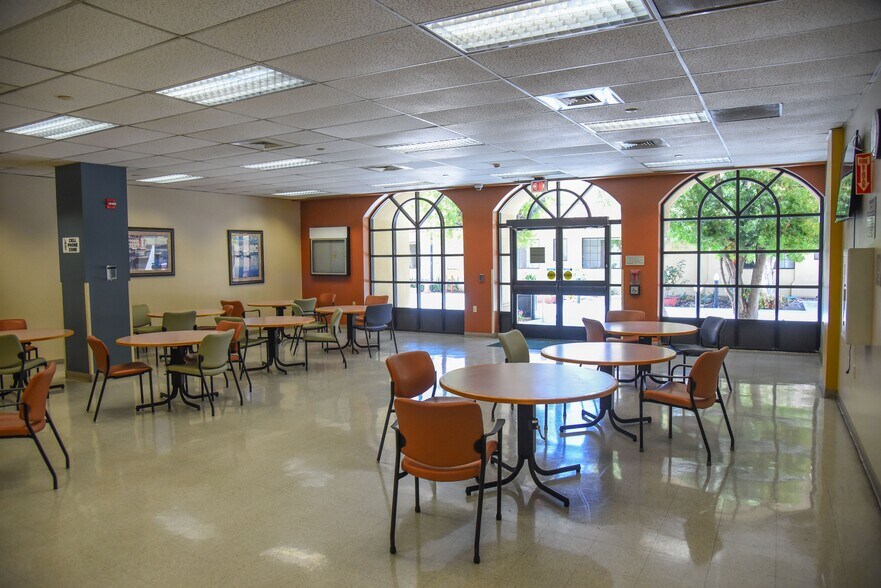 More Photos Of 20101 SW Birch St, Newport Beach Office For Lease
