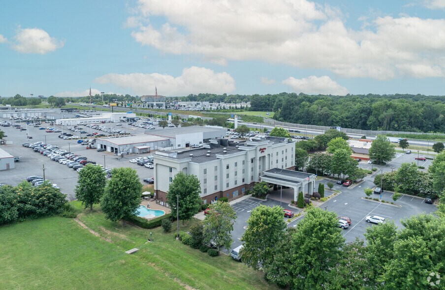 More Photos Of 1508 Cinema Dr, Statesville Hotel For Sale