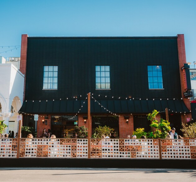 Primary Photo Of 58 Windward Ave, Venice Storefront Retail Office For Lease