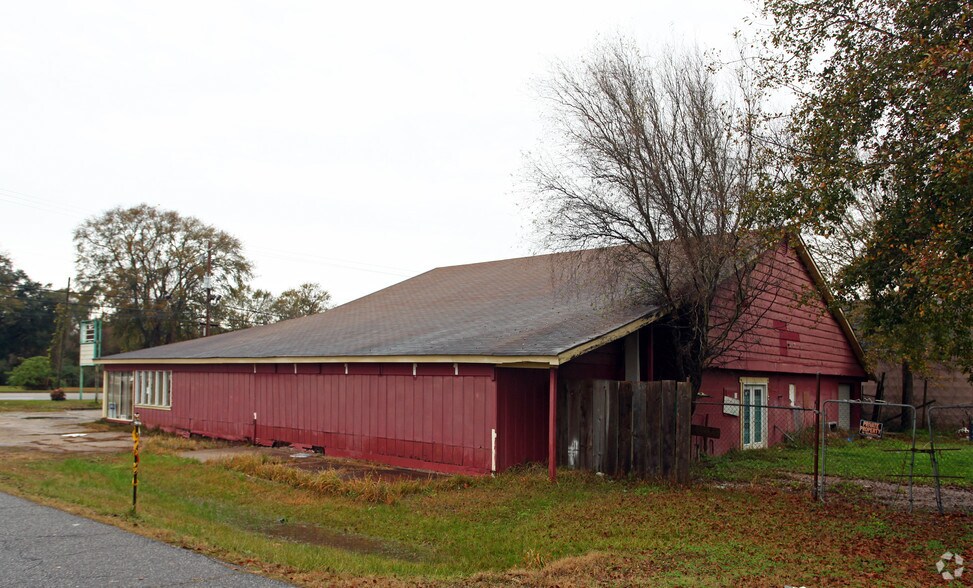 More Photos Of 3900 Main St, Moss Point Freestanding For Lease
