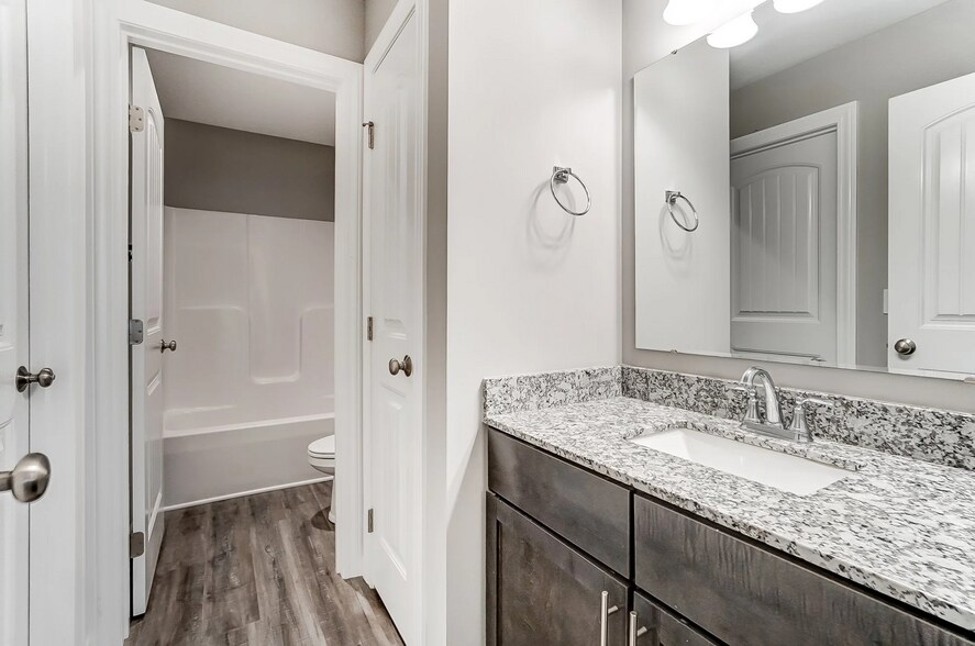 More Photos Of 13816 Illinois Rd, Fort Wayne Apartments For Sale