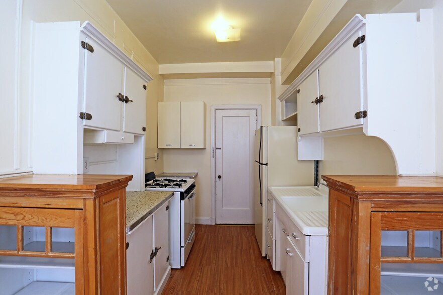 More Photos Of 135 S 20th St, Philadelphia Apartments For Lease