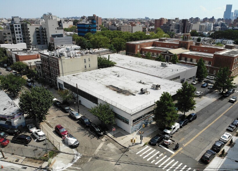 More Photos Of 2813 14th St, Long Island City Warehouse For Lease