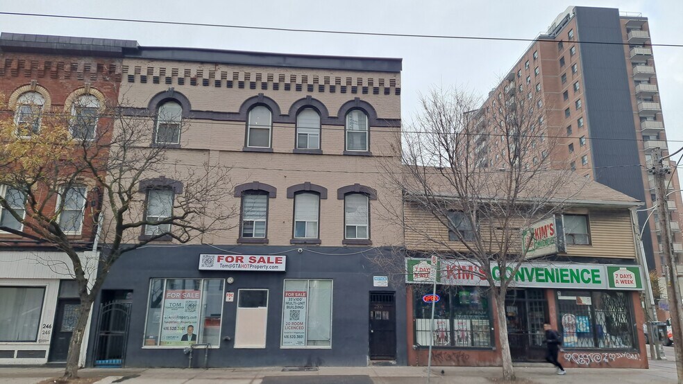 More Photos Of 248 Queen St E, Toronto Storefront For Sale