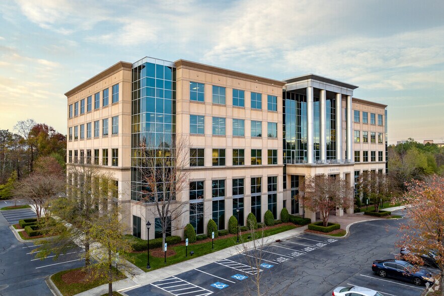 More Photos Of 13830 Ballantyne Corporate Pl, Charlotte Office For Lease