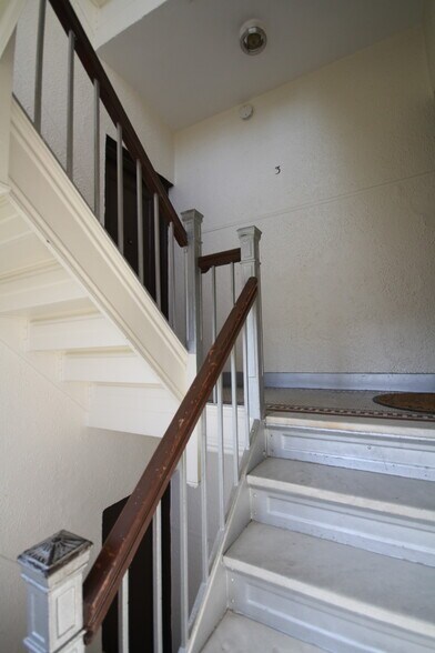 More Photos Of 4021 61st St, Woodside Apartments For Sale