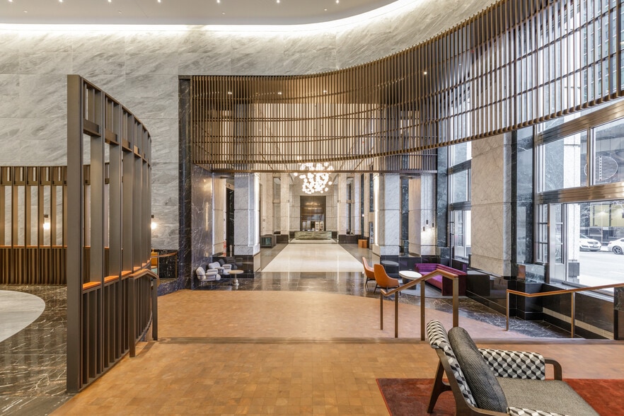 More Photos Of 225 W Wacker Dr, Chicago Office For Sale
