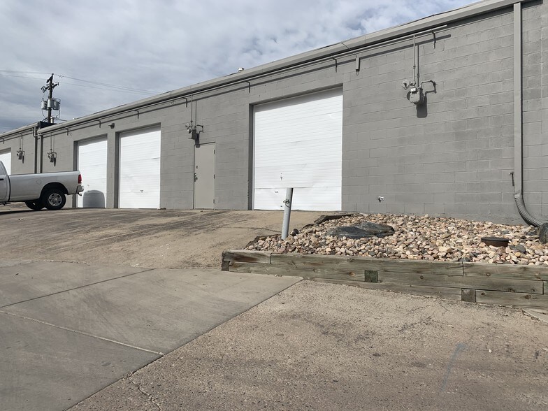 More Photos Of 747 Sheridan Blvd, Lakewood Light Distribution For Lease