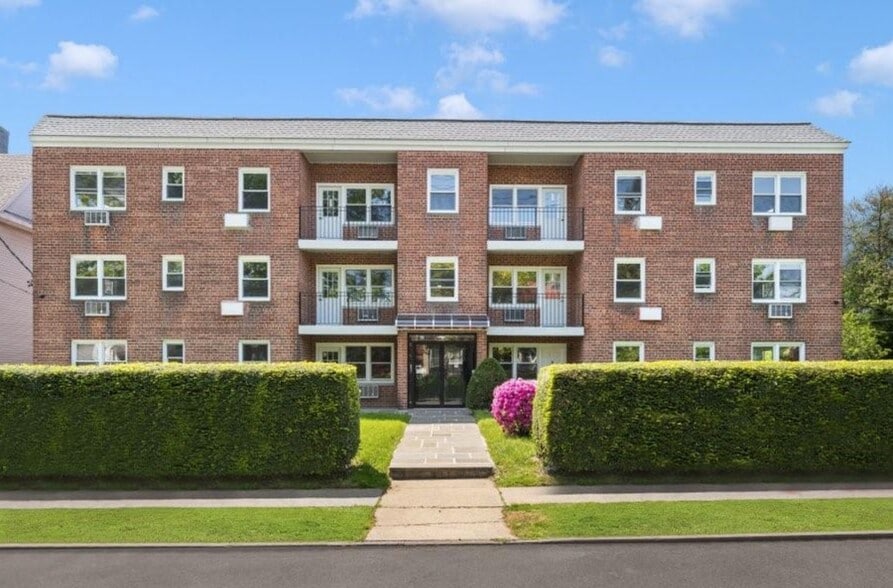 Primary Photo Of 30 Archer Ave, Mount Vernon Apartments For Sale