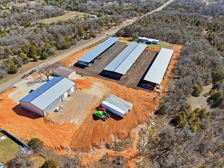 More Photos Of 15401 S Peebly Rd, Newalla Warehouse For Lease