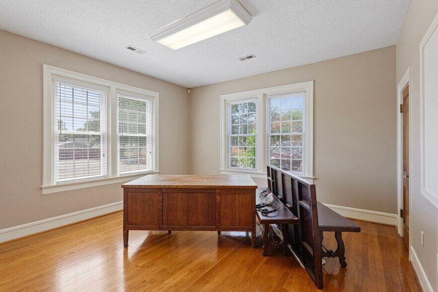 More Photos Of 310 S Clinton Ave, Dunn Medical For Sale