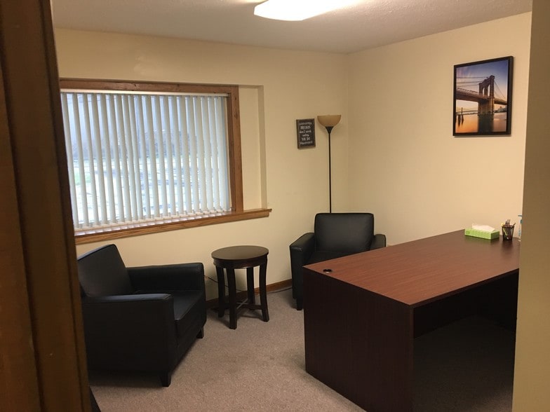 More Photos Of 1131 E Broad St, Elyria Medical For Lease