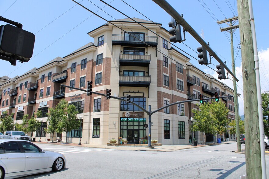 29 W French Broad St, Brevard, NC 28712 Apartments For Sale