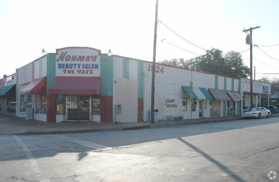 More Photos Of 1924 W Jefferson Blvd, Dallas General Retail For Sale