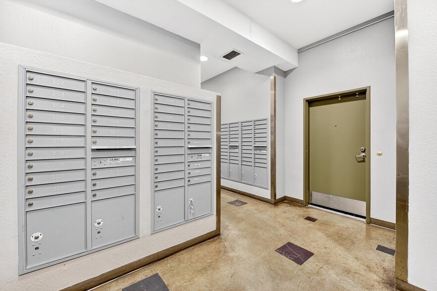 More Photos Of 900 F St, San Diego Apartments For Lease