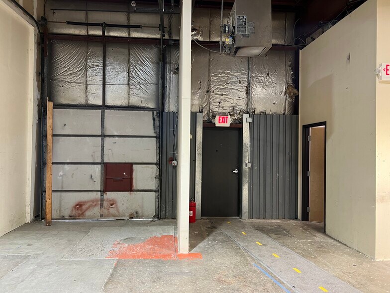 More Photos Of 21A Railroad Ave, Albany Warehouse For Lease