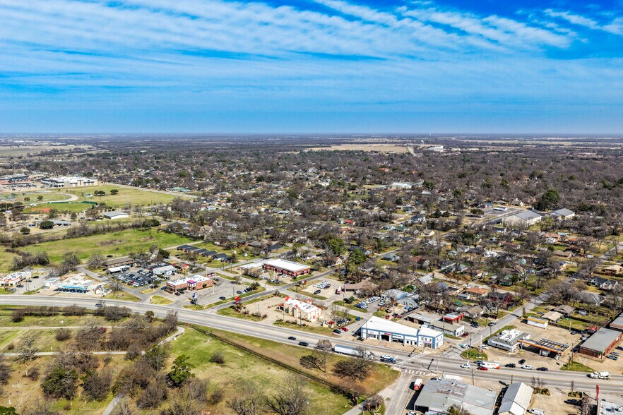 More Photos Of 1014 W Moore Ave, Terrell Restaurant For Sale