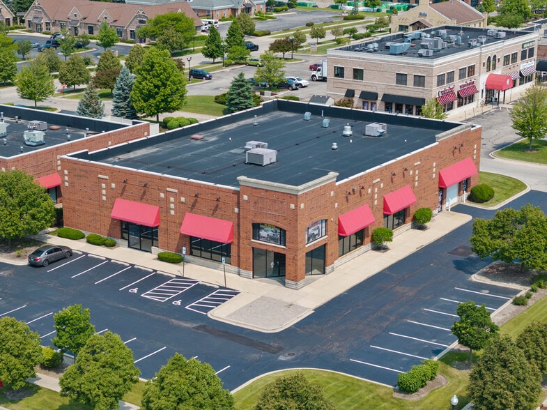 More Photos Of 474 Redington Dr, South Elgin Auto Dealership For Sale