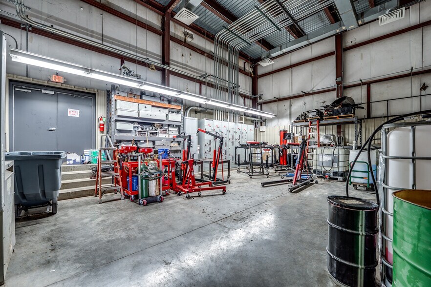 More Photos Of 20701 E 81st St, Broken Arrow Manufacturing For Sale
