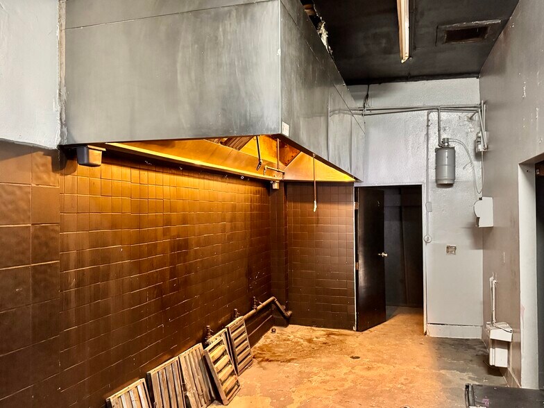 More Photos Of 1032 1st St, Pomona General Retail For Sale