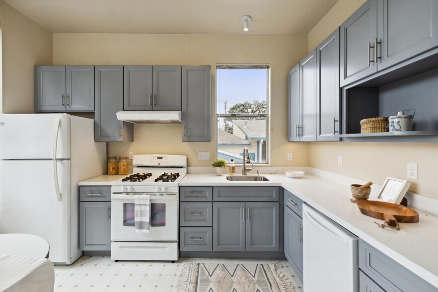 More Photos Of 1820 3rd St, Alameda Apartments For Sale