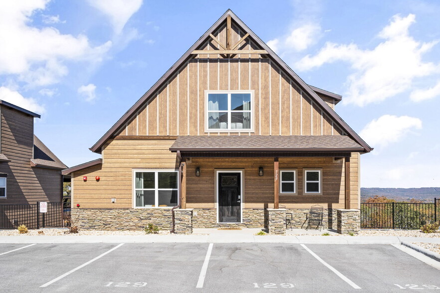 Primary Photo Of 129 Pioneer Peak, Kimberling City Specialty For Sale