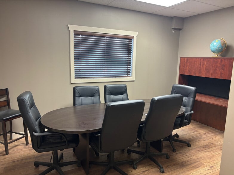 More Photos Of 285059 Frontier Rd, Rocky View No 44 Warehouse For Lease