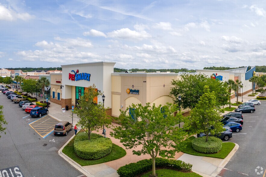 More Photos Of 13249-13275 City Square Dr, Jacksonville Unknown For Lease