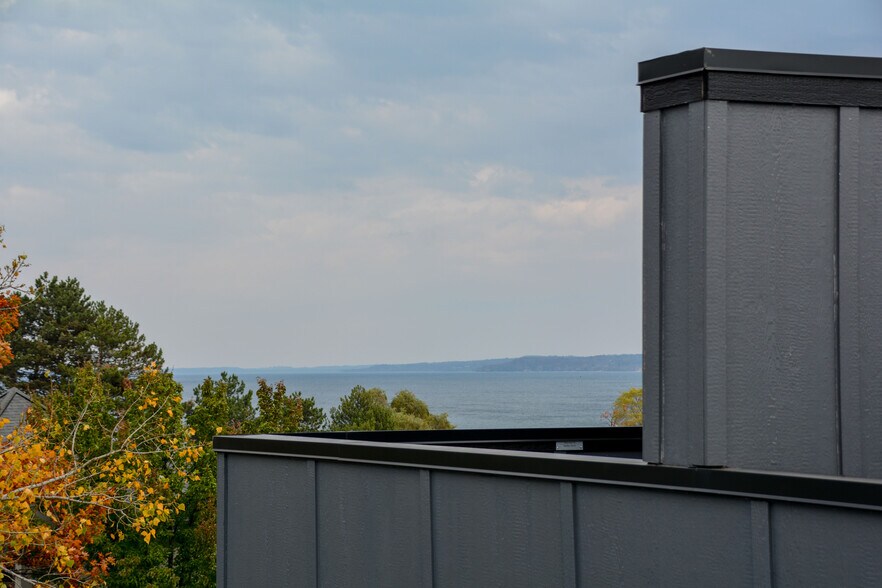 More Photos Of 208 Gillis St, Traverse City Specialty For Sale