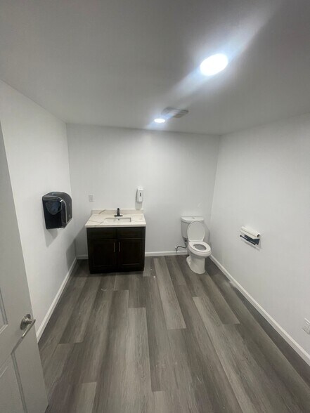 More Photos Of 21320 Box Springs Rd, Moreno Valley Auto Dealership For Lease