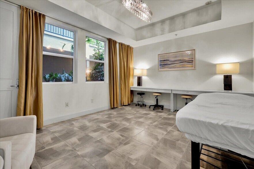More Photos Of 300 E 4th St, Long Beach Apartments For Sale