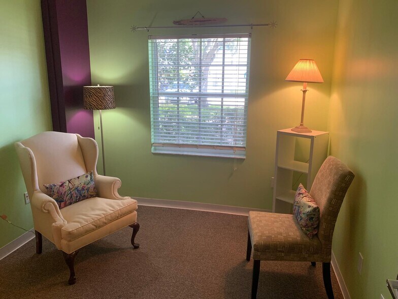 More Photos Of 100 Village Square Xing, Palm Beach Gardens Coworking Space