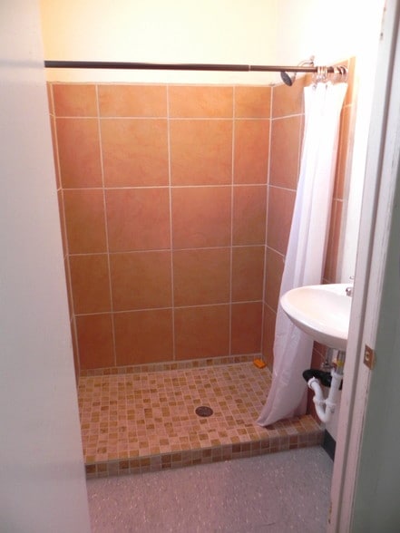 More Photos Of 2013 Ridgecrest Dr, Albuquerque Storefront Retail Office For Sale