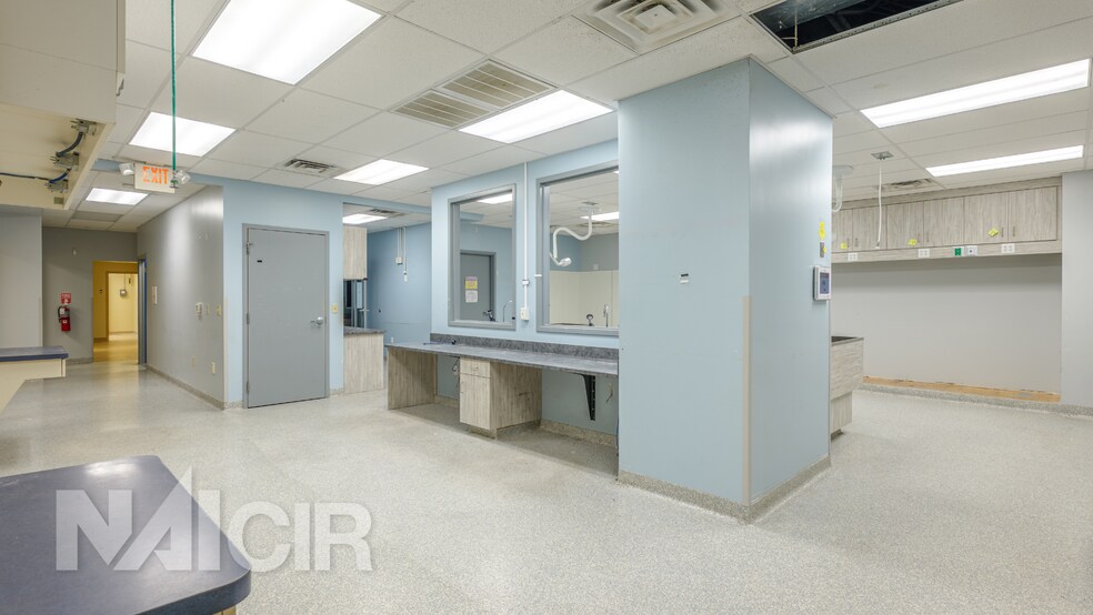 More Photos Of 400 W Lancaster Ave, Shillington Flex For Lease