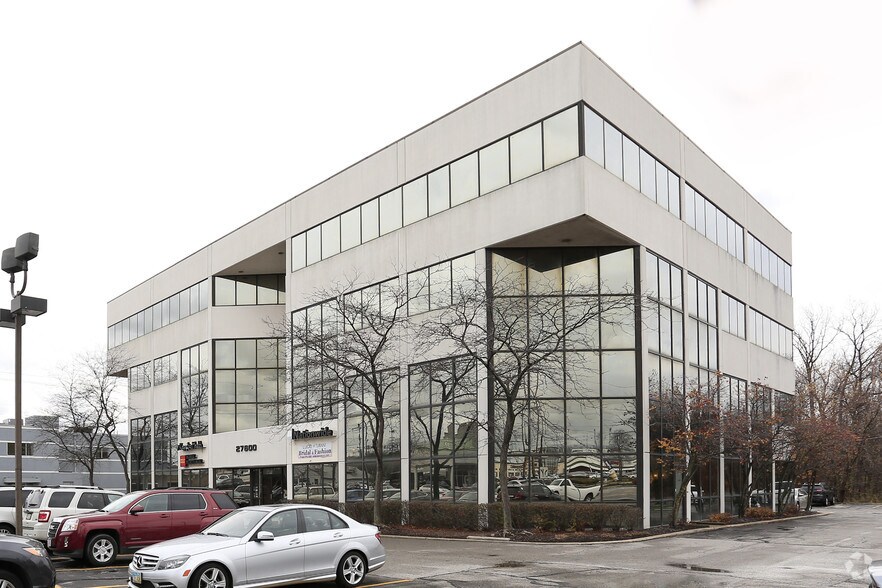 More Photos Of 27600 Chagrin Blvd, Beachwood Office For Lease