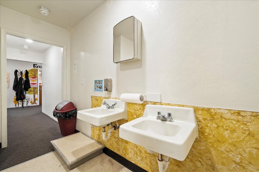 More Photos Of 522 N 9th Ave, Caldwell Daycare Center For Sale