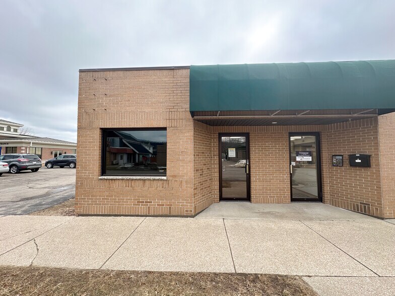 Primary Photo Of 111 S Walnut St, La Crescent General Retail For Lease