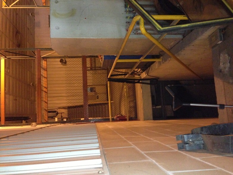 More Photos Of 157 Columbia St, Lee Warehouse For Sale