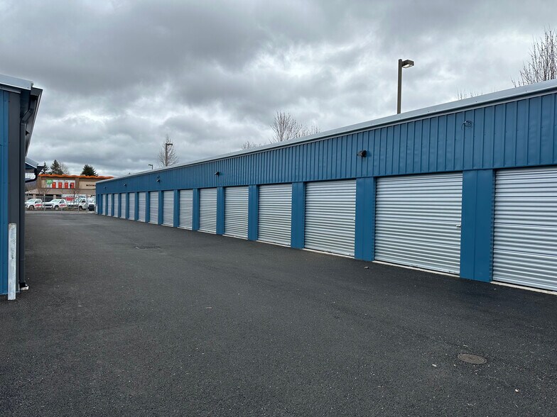 More Photos Of 68 Oroyan Ave, Eugene Self Storage For Sale
