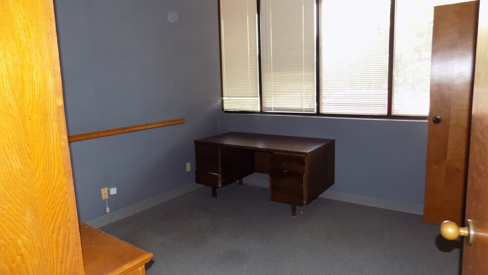 More Photos Of 315 S Cockrell Hill Rd, Duncanville Medical For Lease